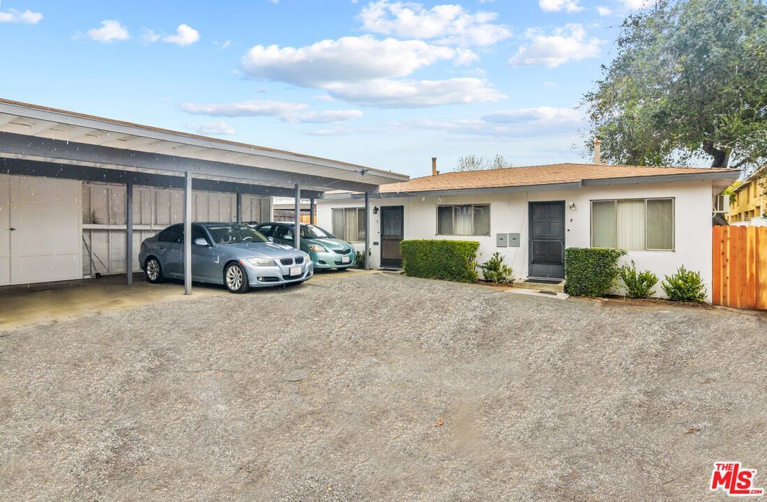 Grand Oaks photo 15