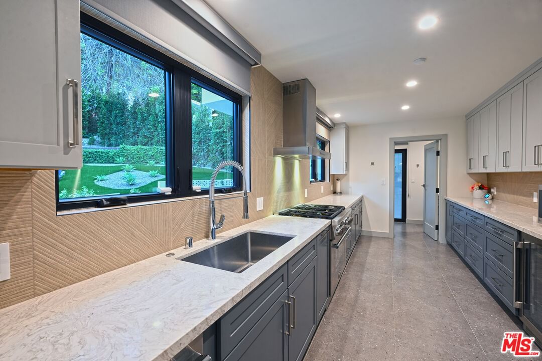 Valley Vista photo 23