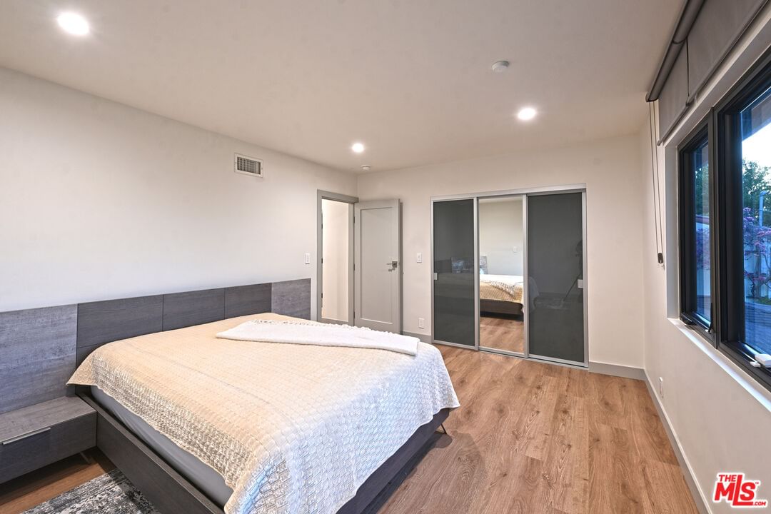 Valley Vista photo 38