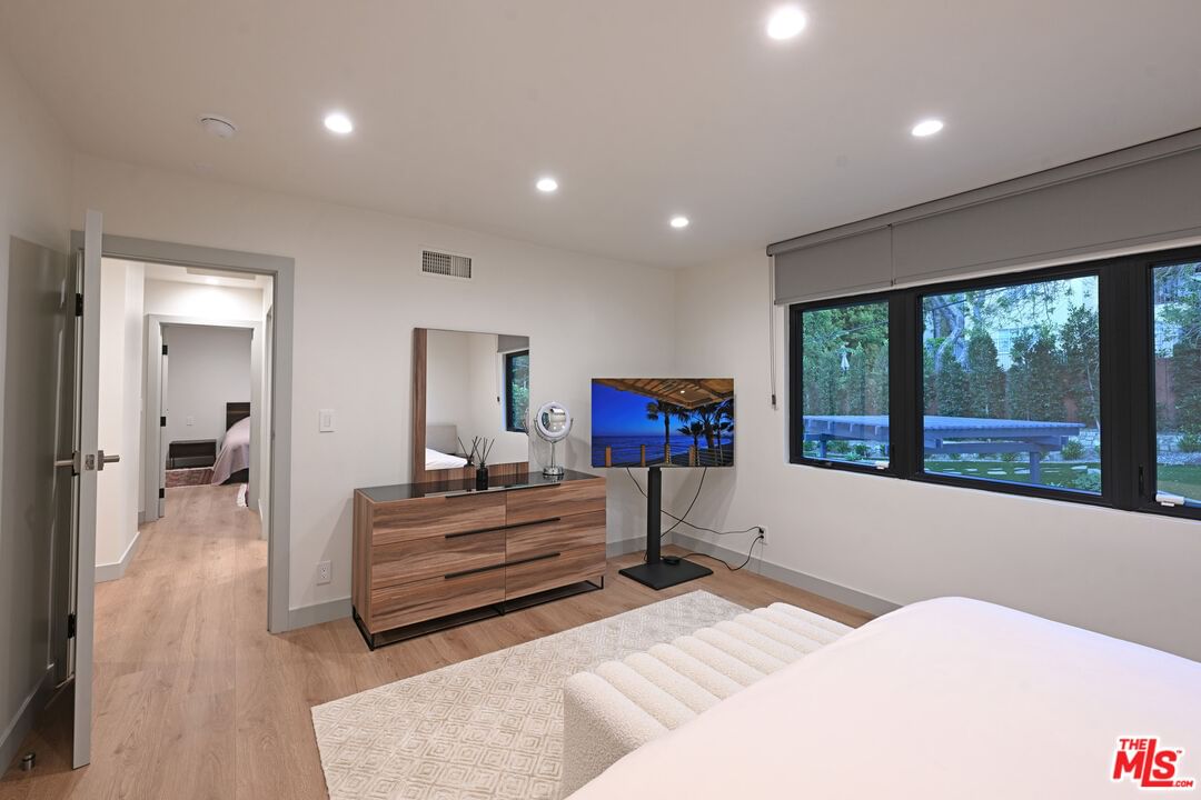 Valley Vista photo 42