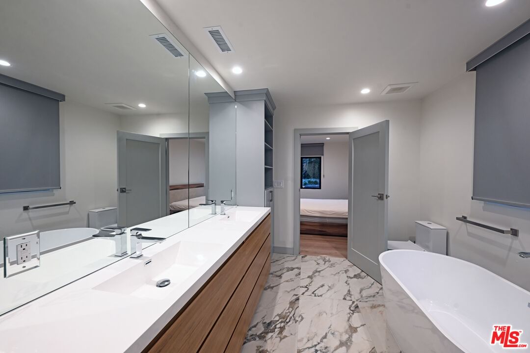 Valley Vista photo 44