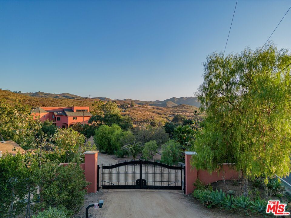 Mulholland photo 68