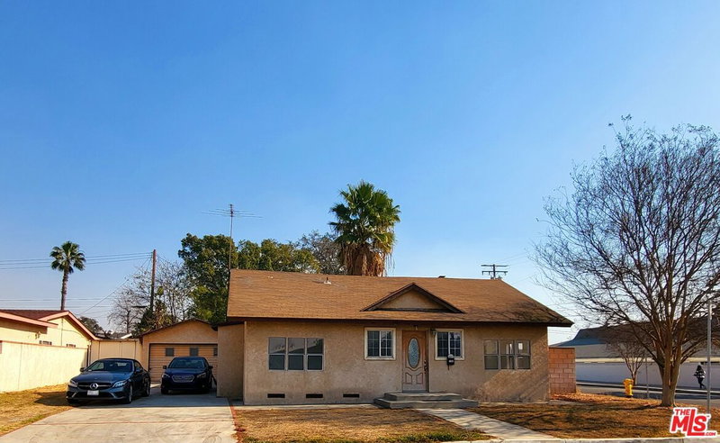 1760 Vecino Ave