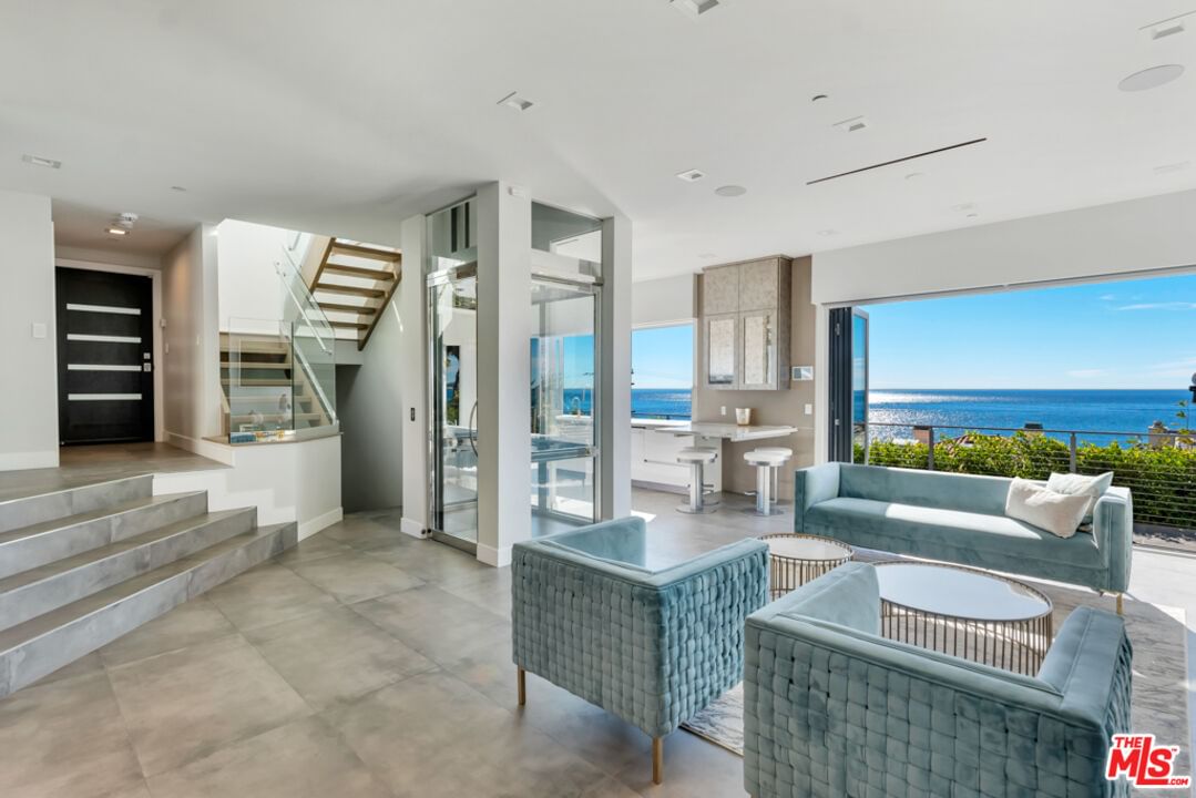 Malibu photo 2