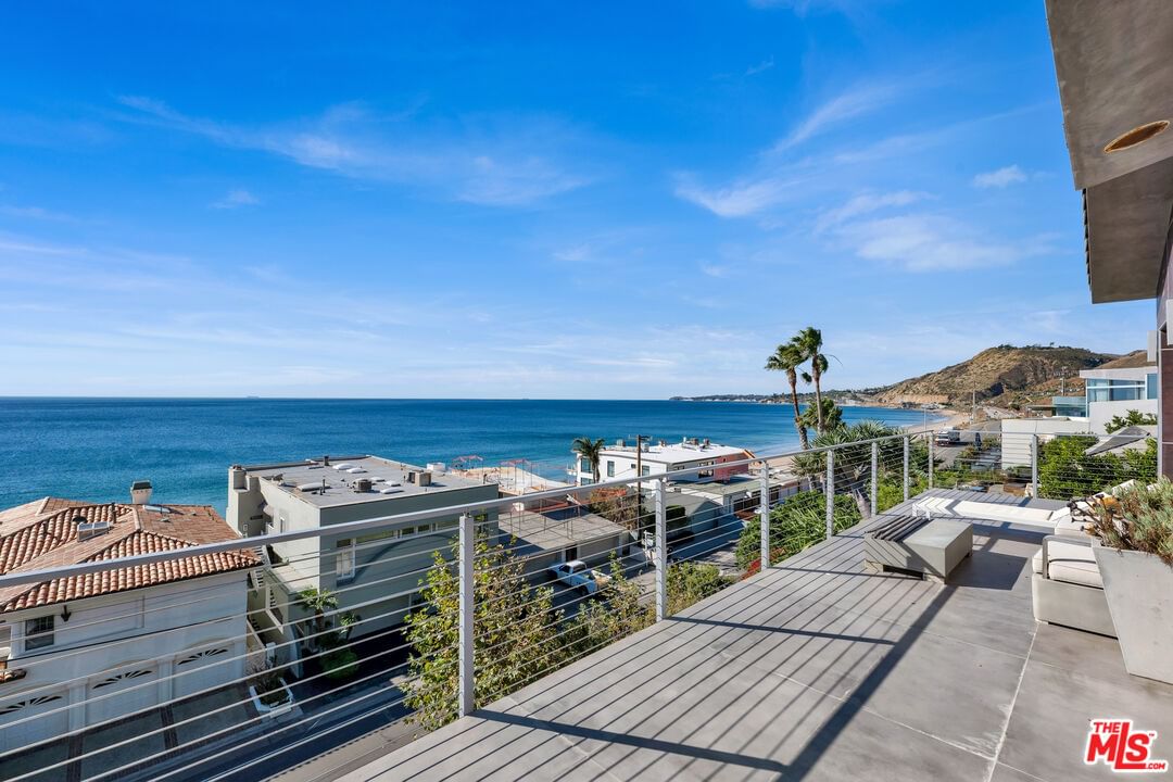Malibu photo 60