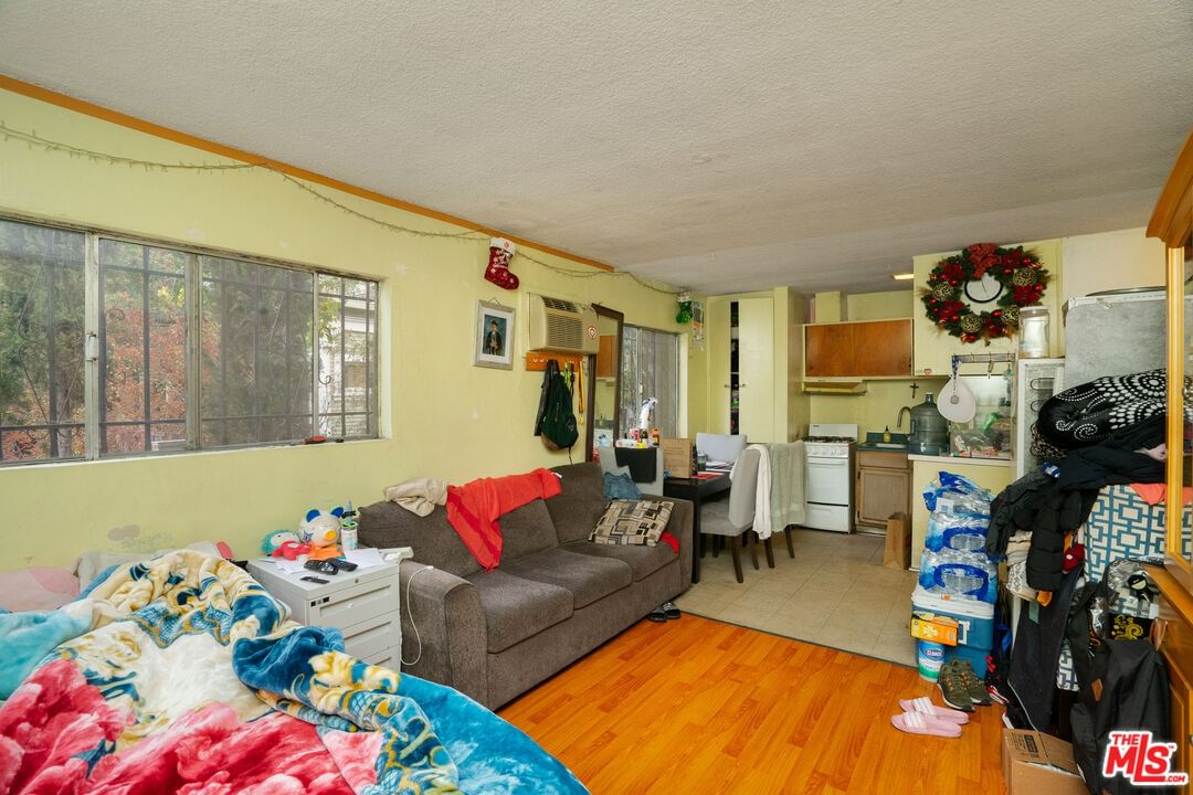 Bonnie Brae photo 12