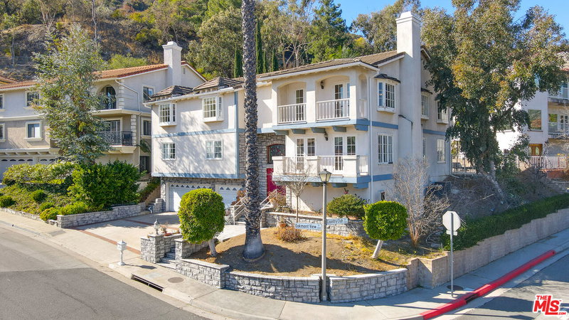 3457 Oakmont View Dr