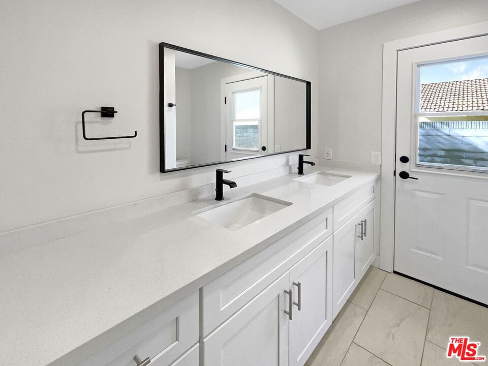 Joan photo 17