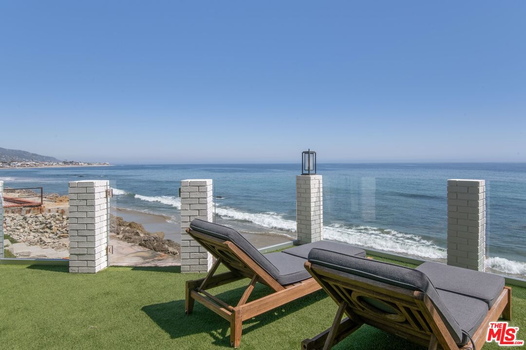 Malibu photo 31