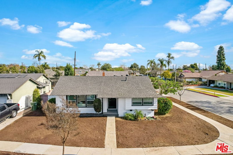 10912 Bogardus Ave