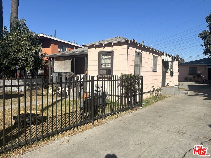8022 Felix Ave