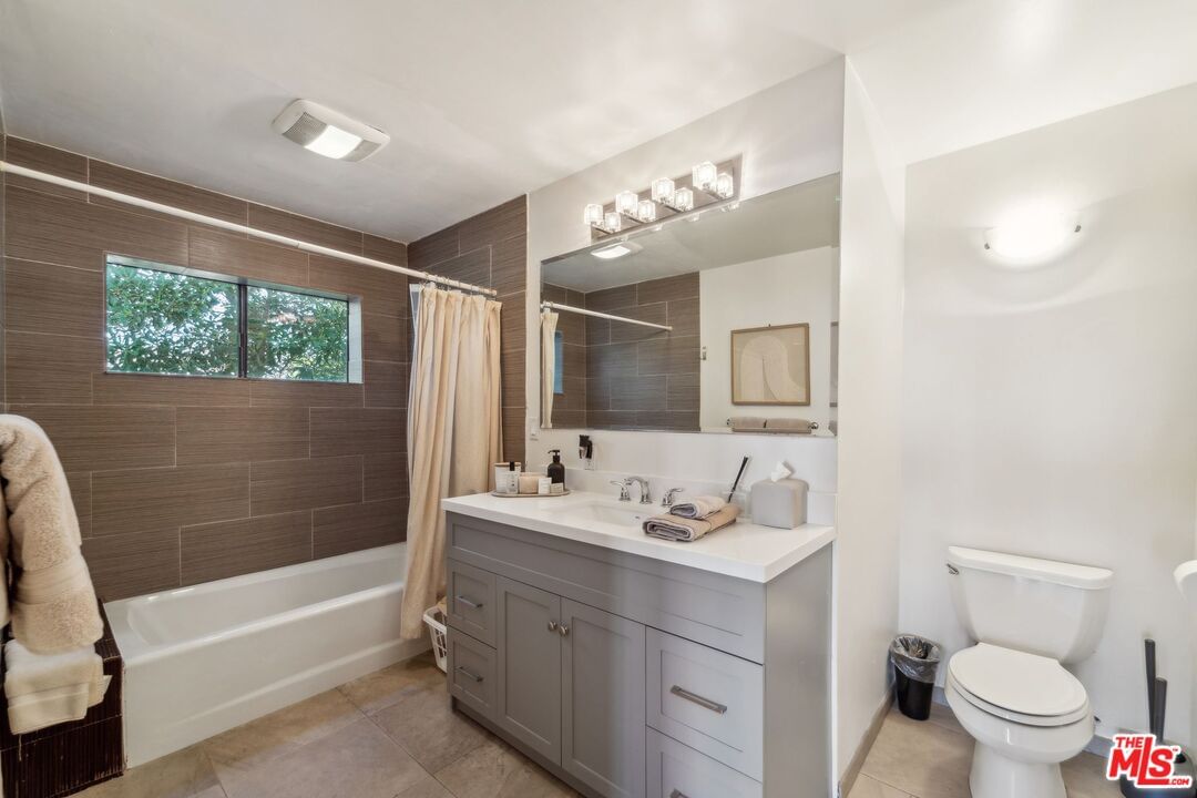 Hillview photo 27
