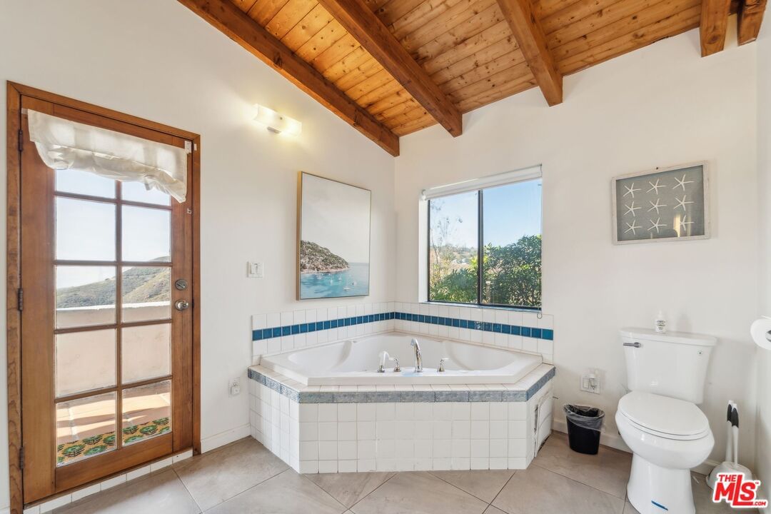 Hillview photo 29