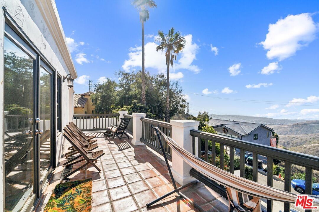Hillview photo 48