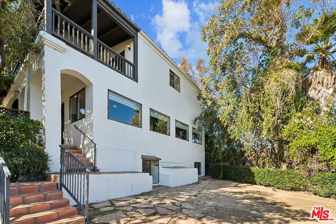 Hillview photo 53