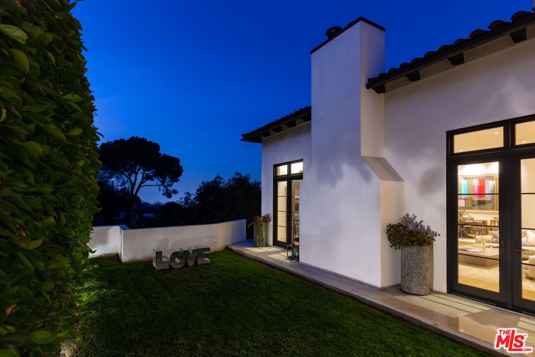 Coldwater Canyon photo 72