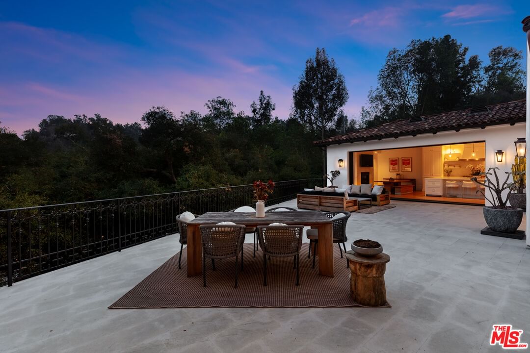 Coldwater Canyon photo 74