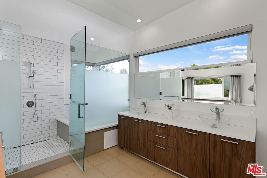 Euclid photo 28
