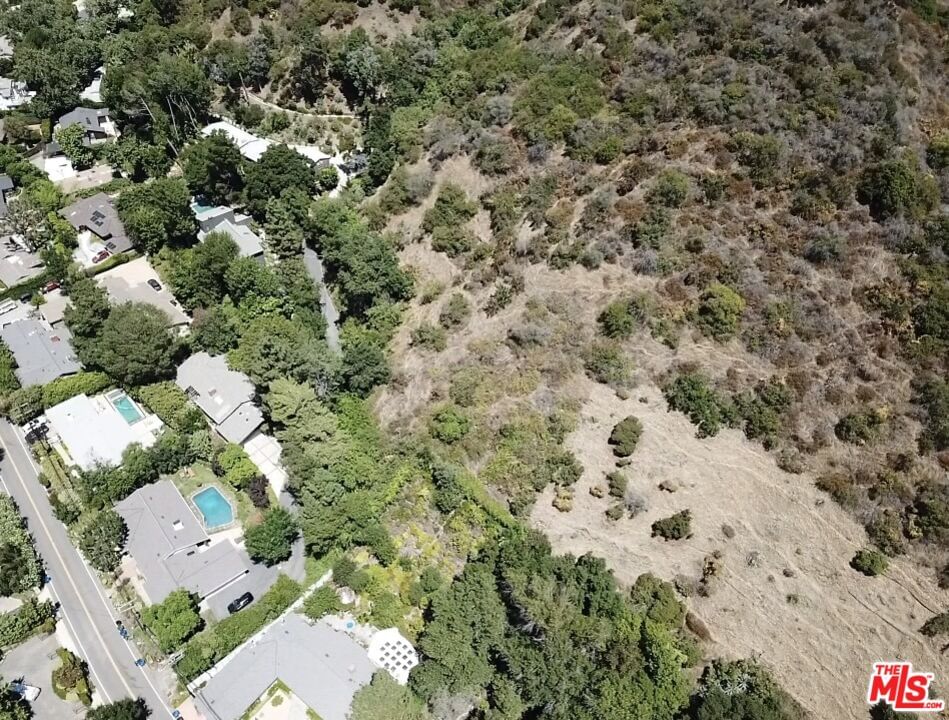 Mandeville Canyon photo 10