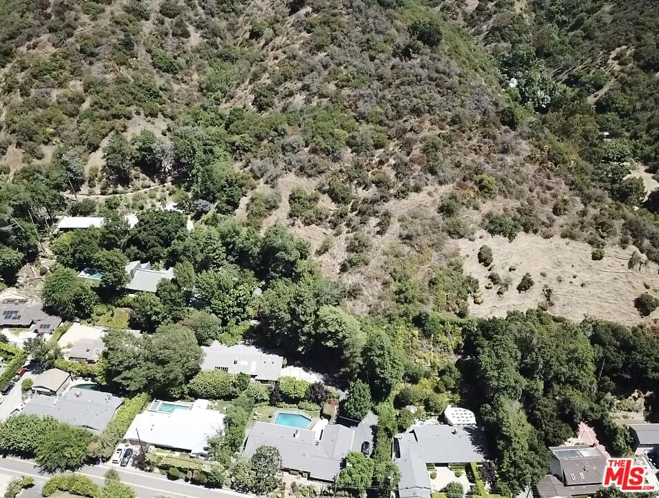 Mandeville Canyon photo 13