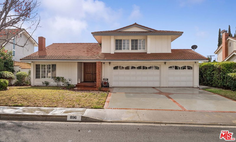 896 Northwood Ave