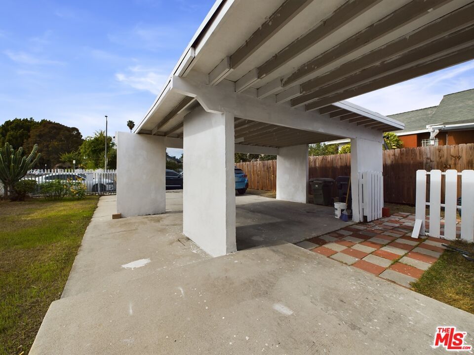 Griffith photo 16