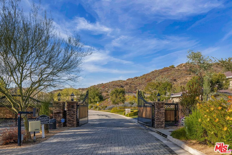 25029 Abercrombie Ln