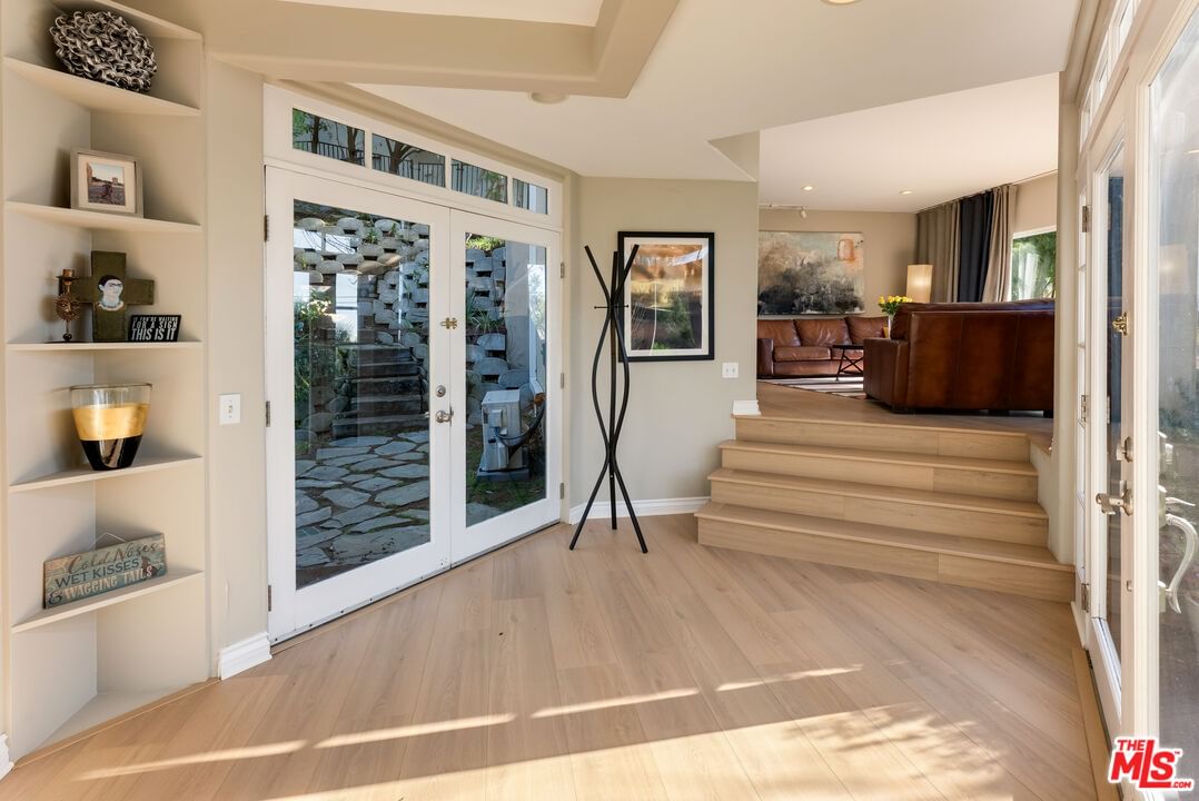 Hillview photo 18