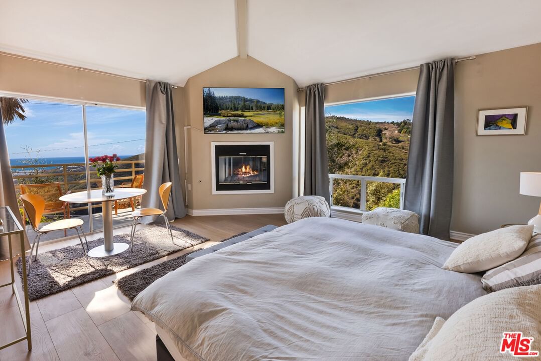 Hillview photo 27