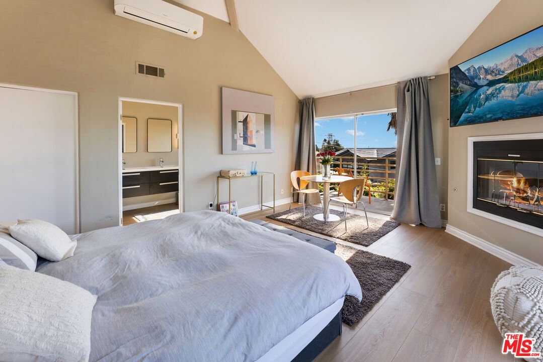 Hillview photo 29