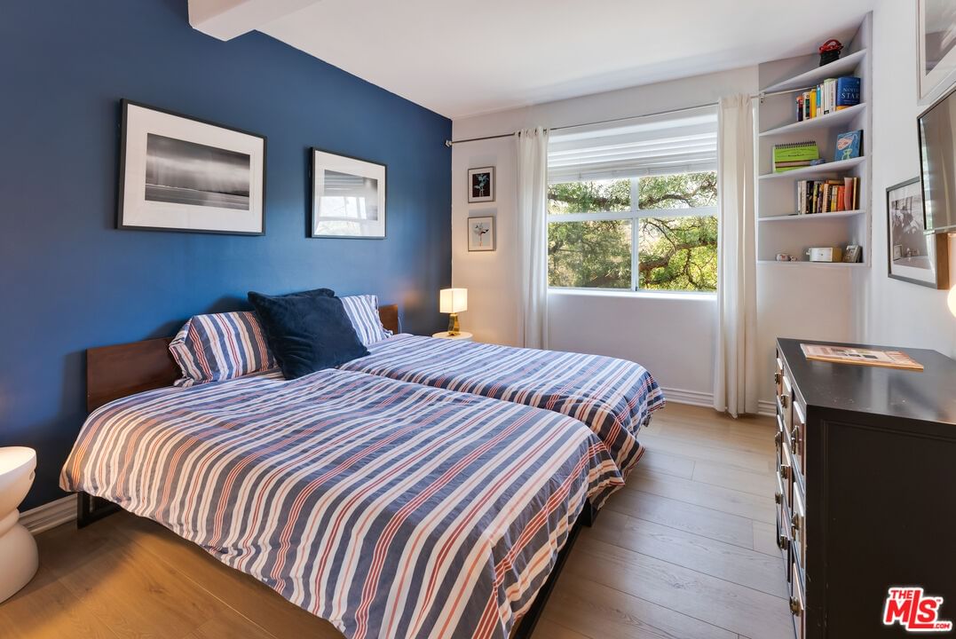 Hillview photo 36
