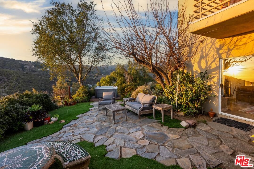 Hillview photo 42