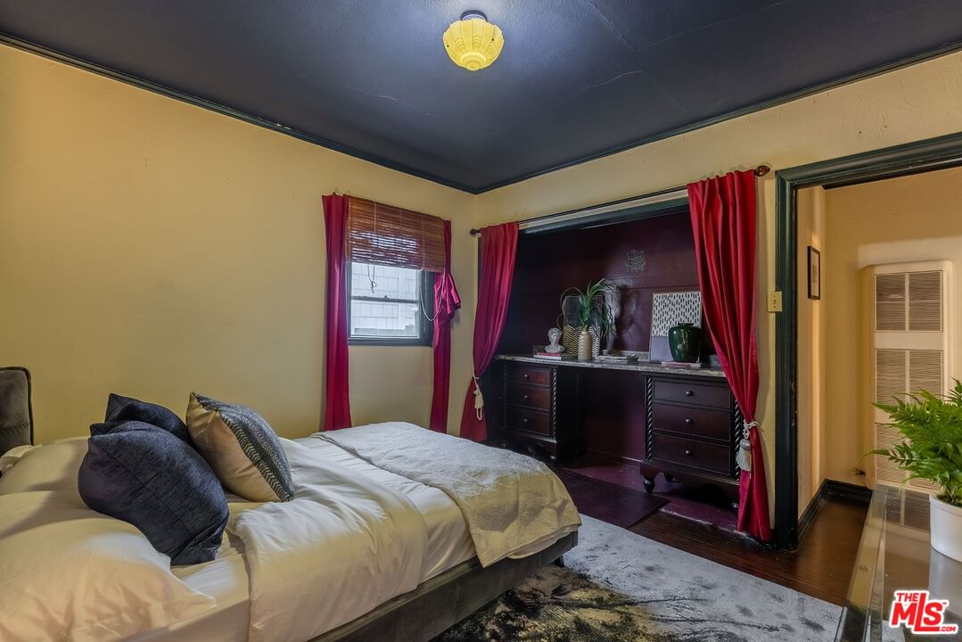 Glendora photo 32