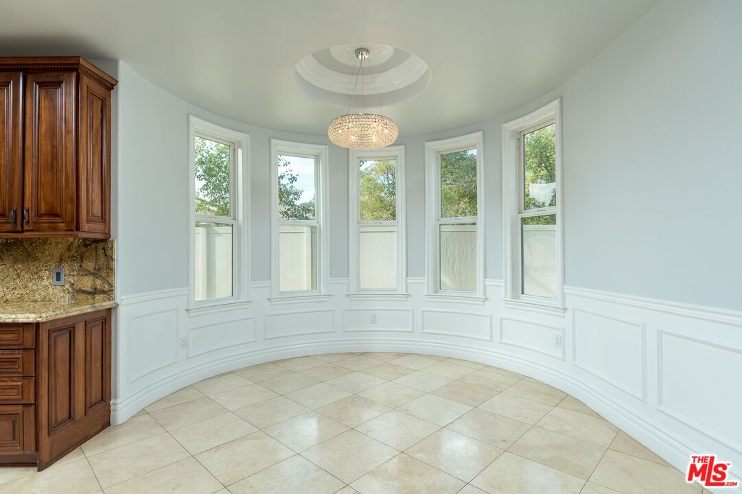 Pacific Oak photo 11