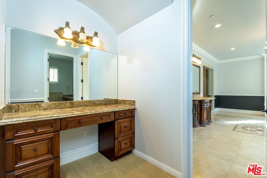 Pacific Oak photo 44