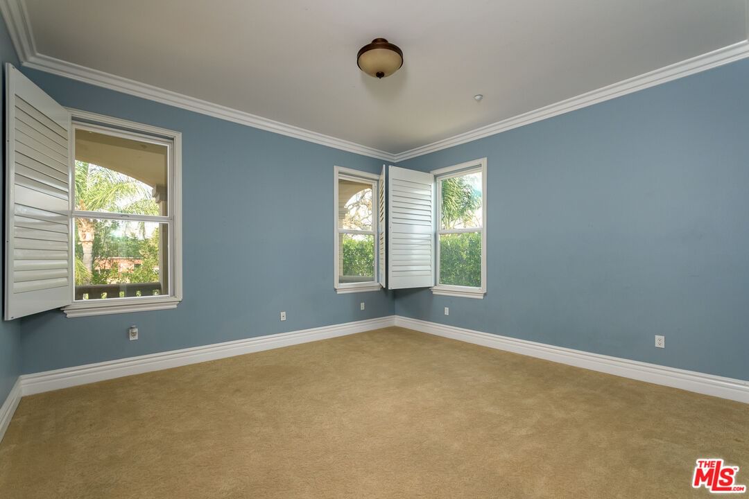 Pacific Oak photo 52