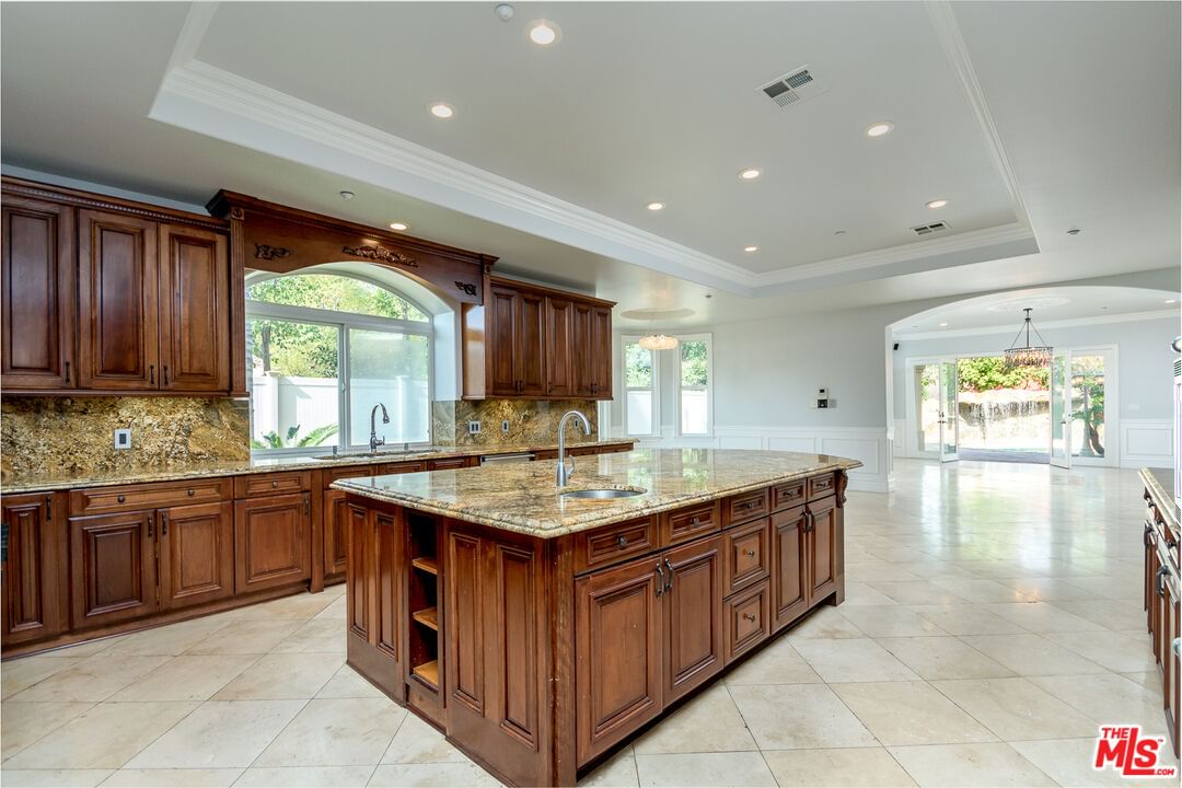 Pacific Oak photo 6