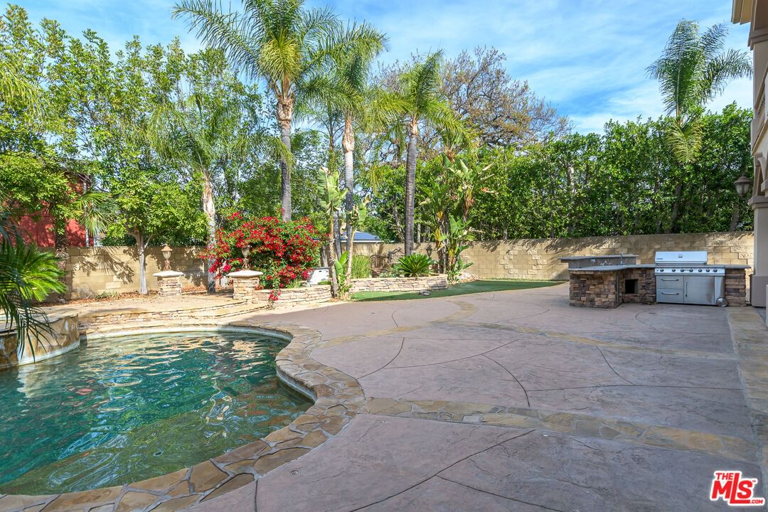 Pacific Oak photo 61