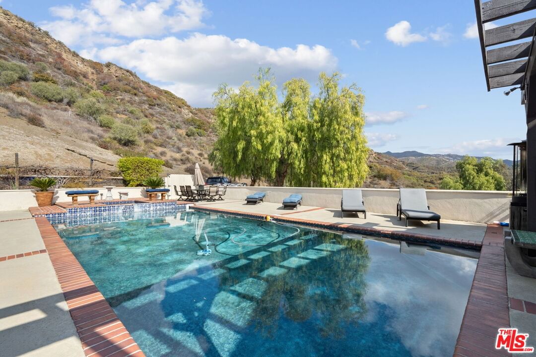 Mulholland photo 21