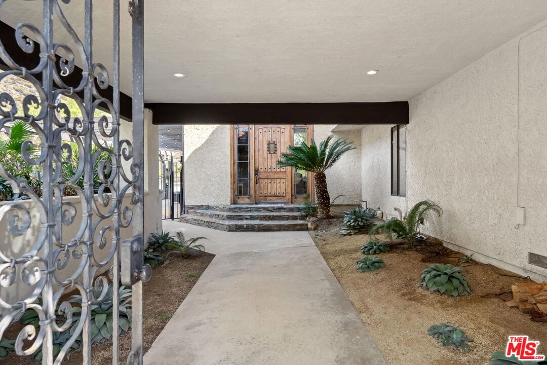Mulholland photo 51