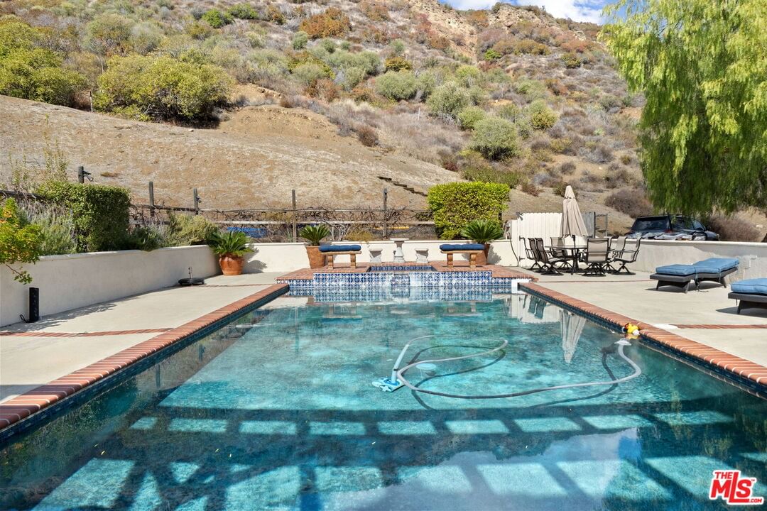 Mulholland photo 54