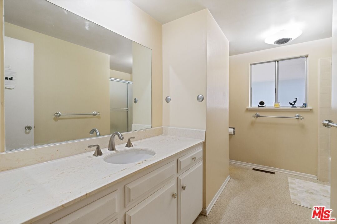 Crest photo 30