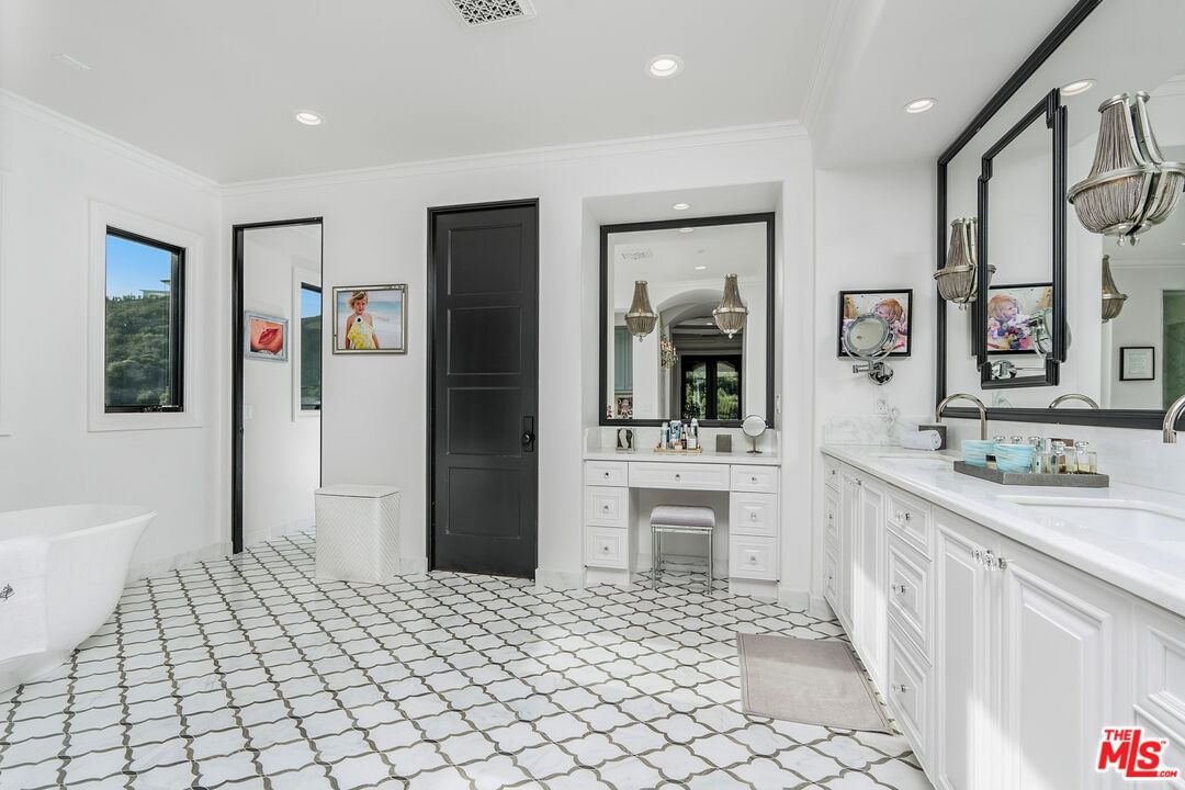 Country Ridge photo 23