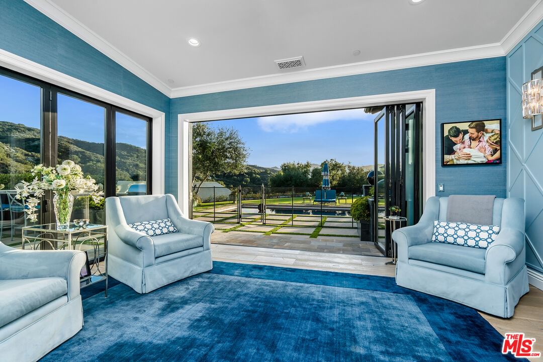 Country Ridge photo 25