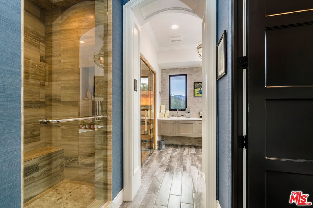 Country Ridge photo 28