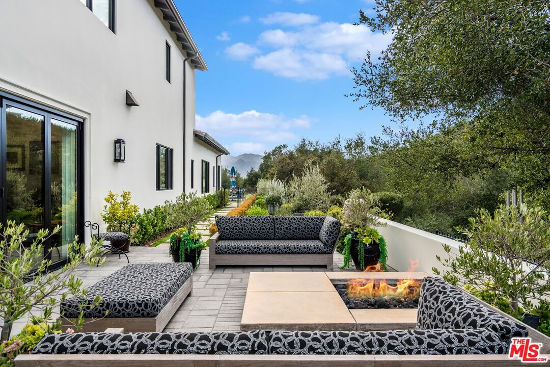 Country Ridge photo 31