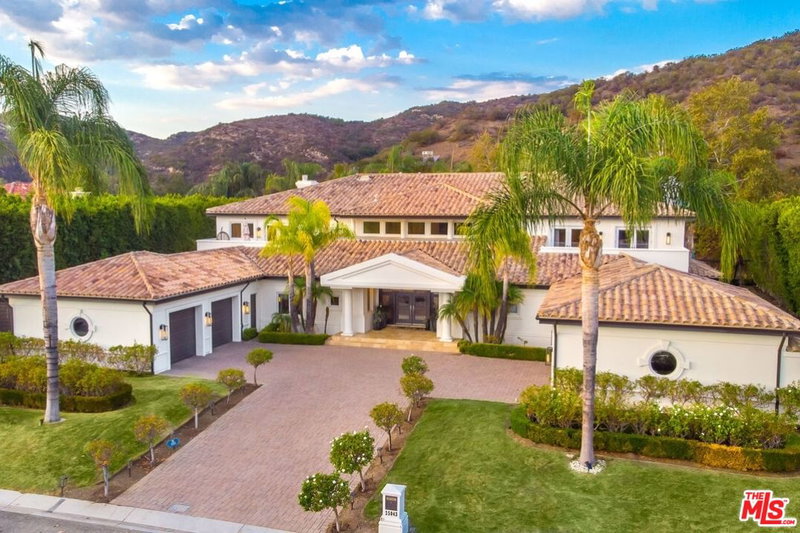 25043 Abercrombie Ln