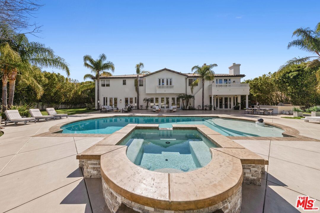 Abercrombie photo 36