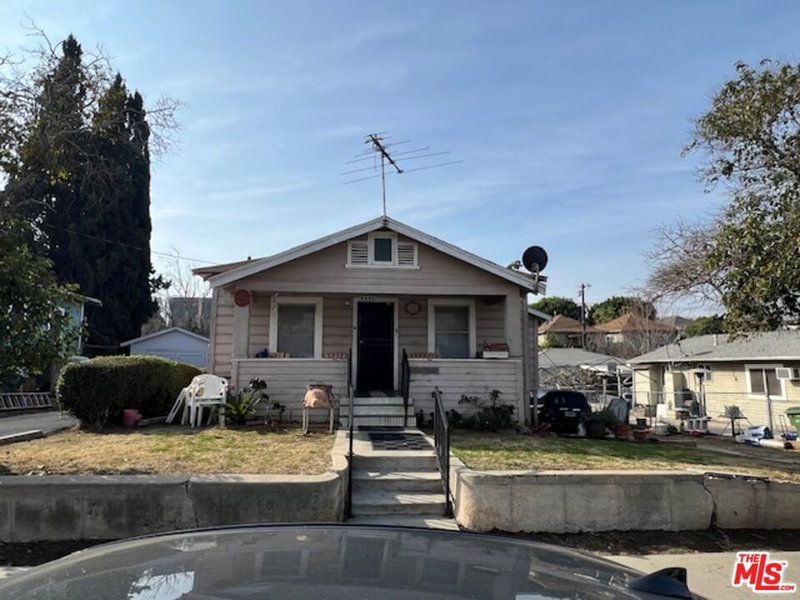 3442 3rd St