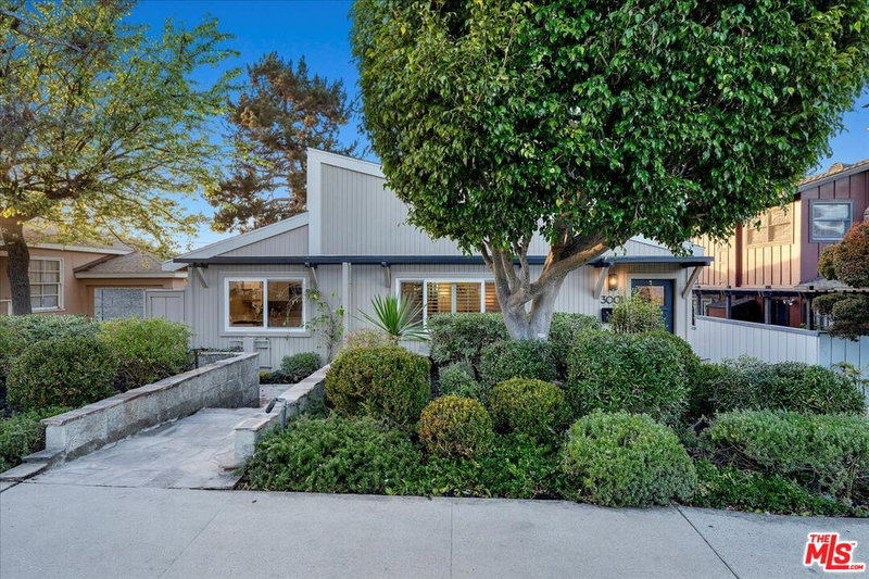 3001 Valley Dr